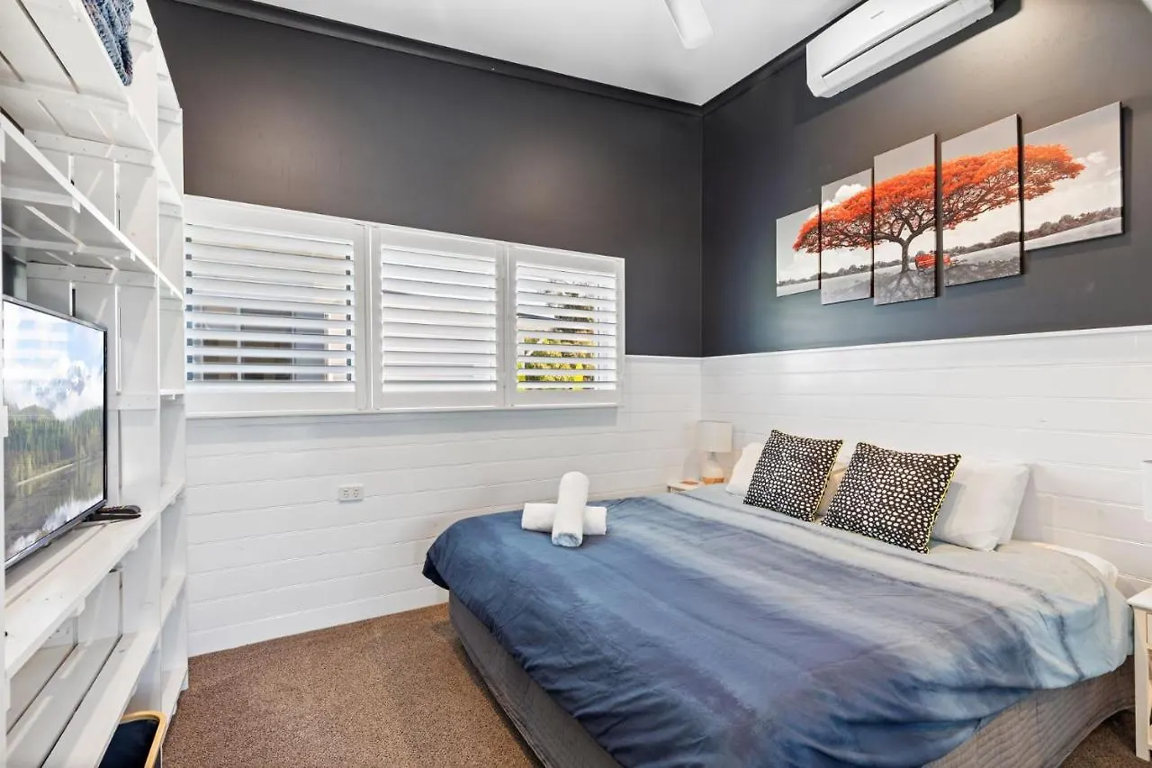4 Boardrider Crescent location